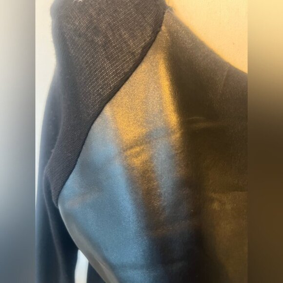 Edgy Black Faux Leather Mixed Media Top - Size M - Picture 4 of 7